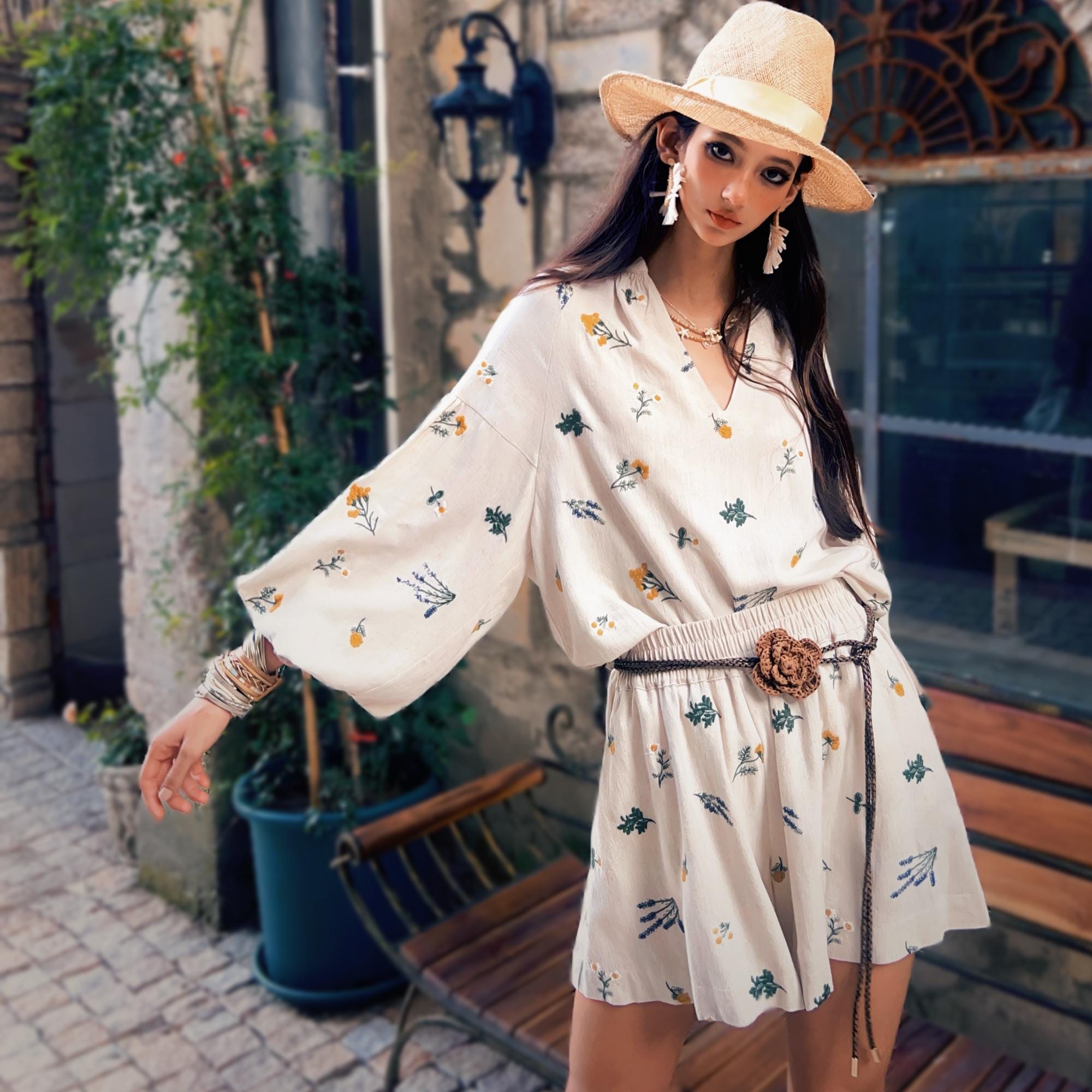 Linen-Blend Floral Print Elastic Waist Shorts with Relaxed Fit